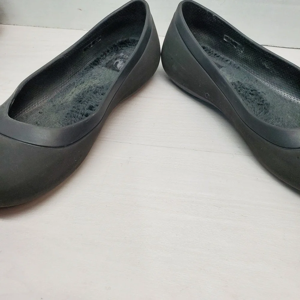 Crocs Women's Black Fleece Lined Ballet Flats Size 7 Slip On Shoes